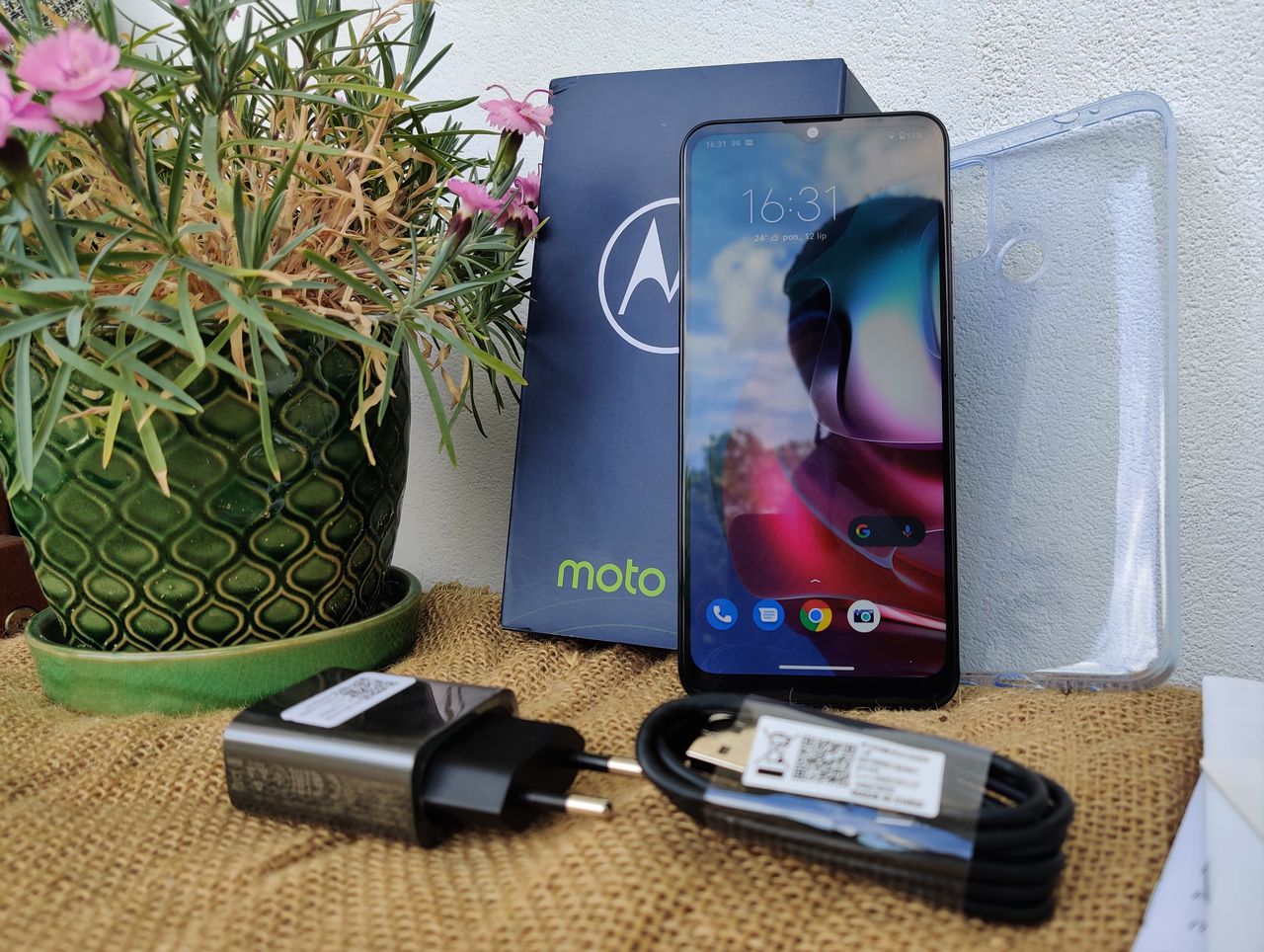 Średniaki bywają interesujące. Recenzja Motorola Moto G30!