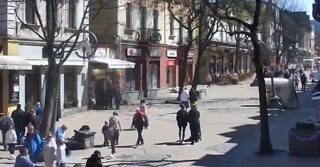 Sobota, godz. 12:25. Takie ujęcie z Krupówek przed majówką