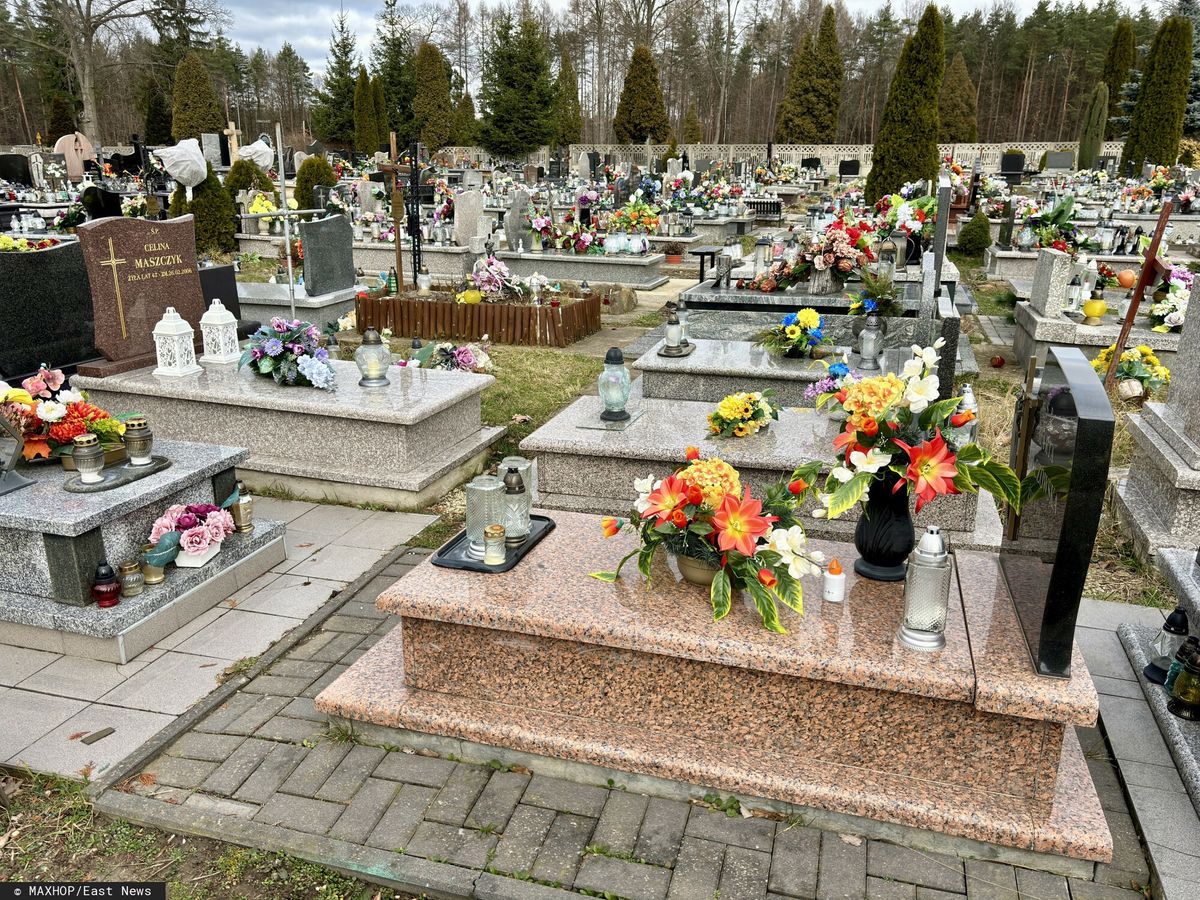 Kwitnie handel kwaterami na cmentarzu