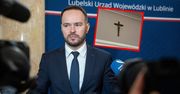 Wojewoda zdjął krzyż. Teraz się kaja