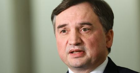 Nie zapłaciła 300 zł, ma 100 tys. zł długu. Skarga Ziobry
