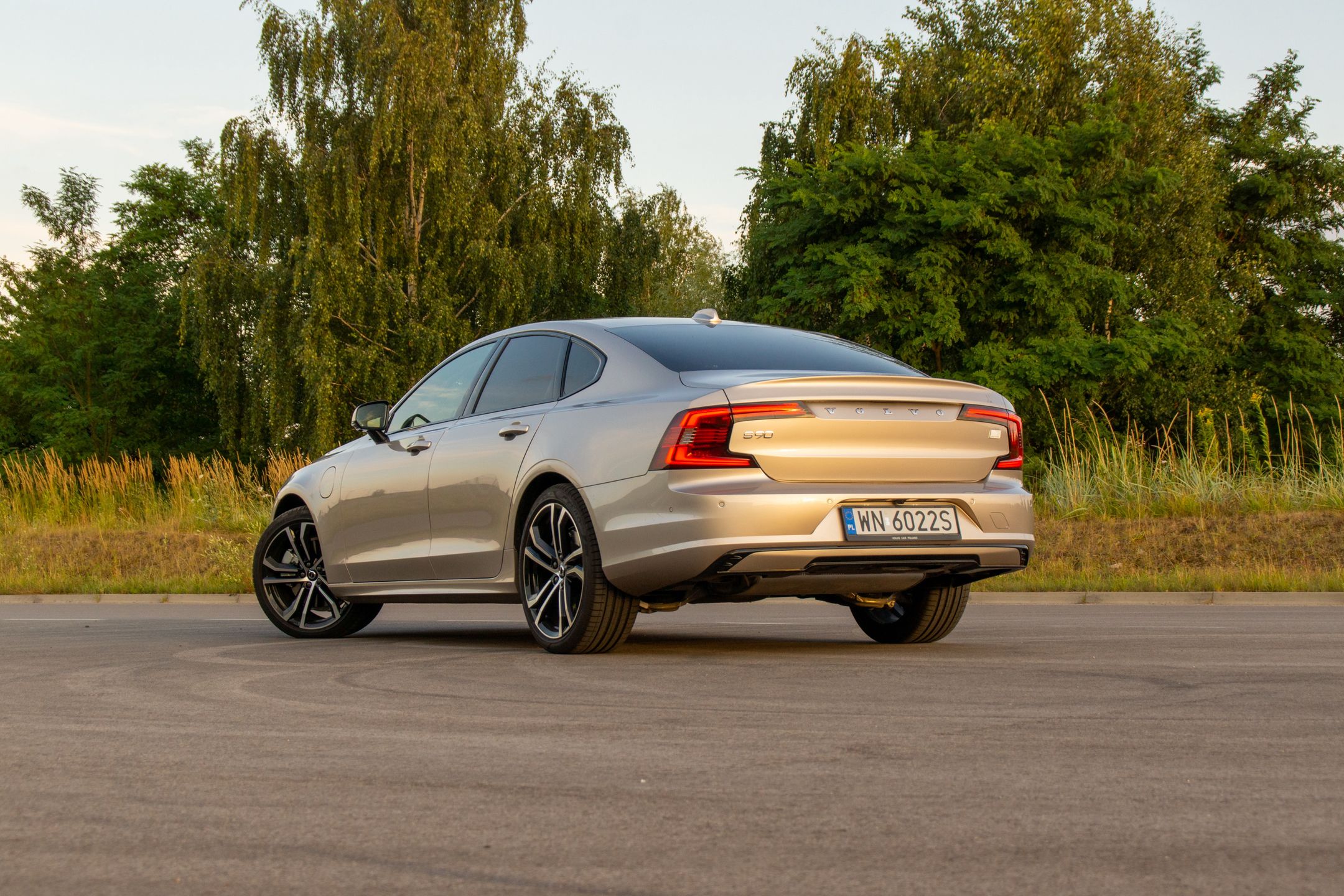 Volvo S90 T8