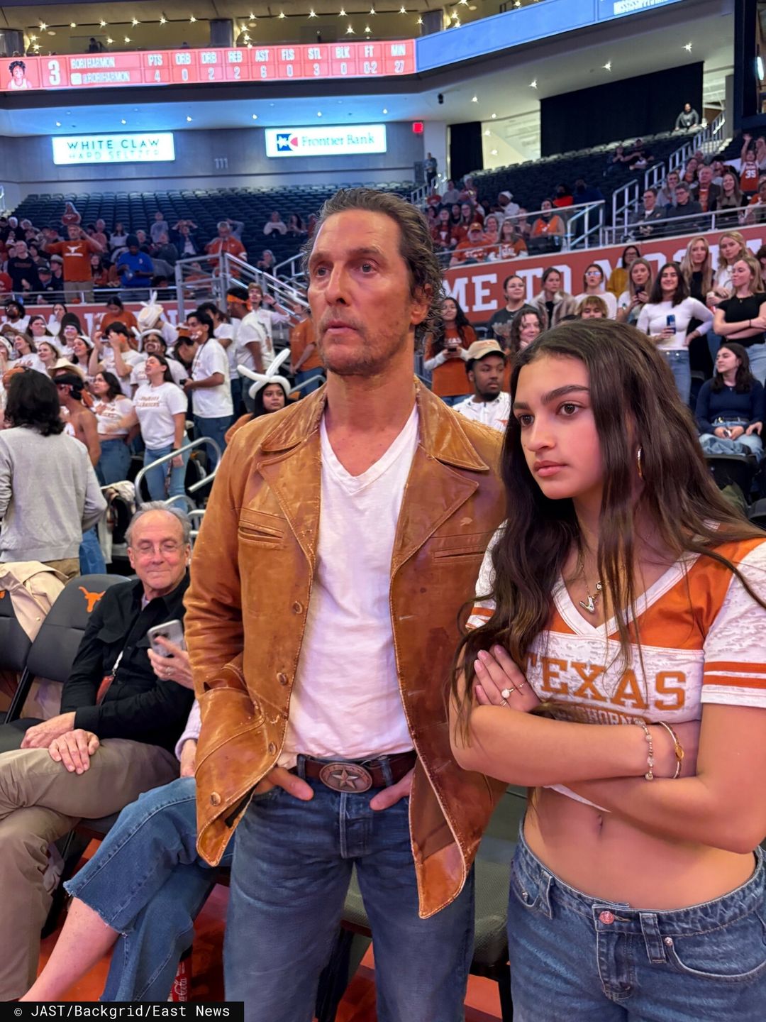 Matthew McConaughey z c�rk? na meczuAustin, TX  - Matthew McConaughey enjoys quality family time with his daughter Vida in Austin, Texas, while attending the UT Women?s Basketball game against Tennessee. The actor couldn?t go unnoticed as fans nearby snapped photos of the star.

Pictured: Matthew McConaughey

BACKGRID USA 23 JANUARY 2025 

BYLINE MUST READ: JAST / BACKGRID

USA: +1 310 798 9111 / usasales@backgrid.com

UK: +44 208 344 2007 / uksales@backgrid.com

*UK Clients - Pictures Containing Children
Please Pixelate Face Prior To Publication*JAST