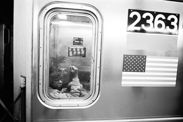 Andre D. Wagner - współczesna fotografia uliczna z Brooklynu na negatywie 10