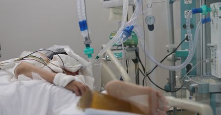 Ministerstwo Zdrowia. Padł rekord zakażeń. Najwięcej zajętych łóżek i respiratorów w ostatnich miesiącach
