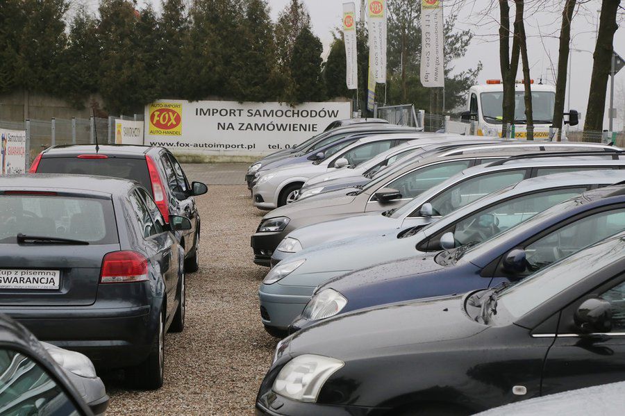 Polskie komisy zaczęły pustoszeć, więc zwiększył się import aut używanych (fot. Fox Auto Import Olsztyn)