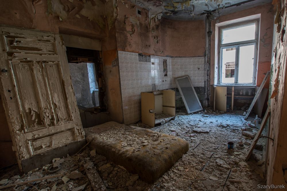 Warszawski urbex: Co znajduje się wewnątrz kamienicy przy Żelaznej 43? 10