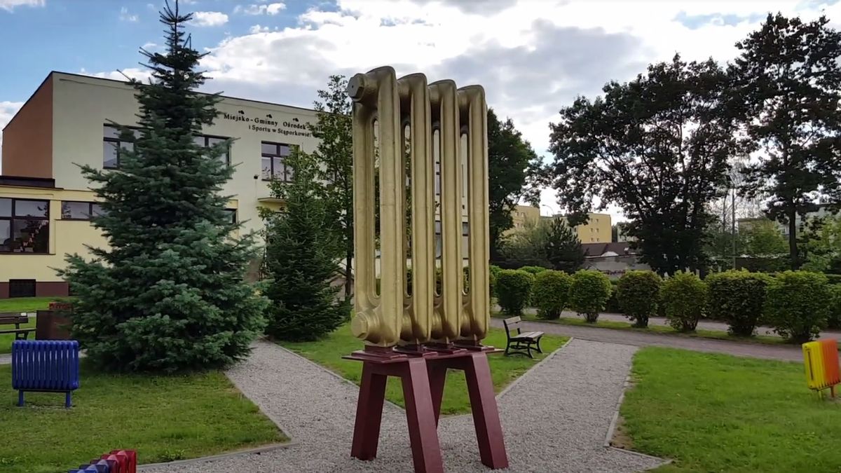 Ogromny pomnik... kaloryfera. Stoi w Polsce 1