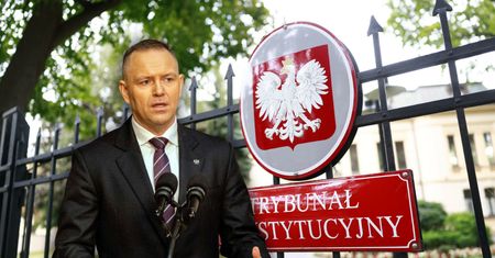 Komisja Wenecka: prezydent nie może ani odmówić, ani opóźniać ślubowania sędziów TK