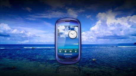 Pierwszy solarny telefon full-touch 3
