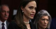 Angelina Jolie pisze o "wyjątkowym kamieniu". Bawią się tym ukraińskie dzieci