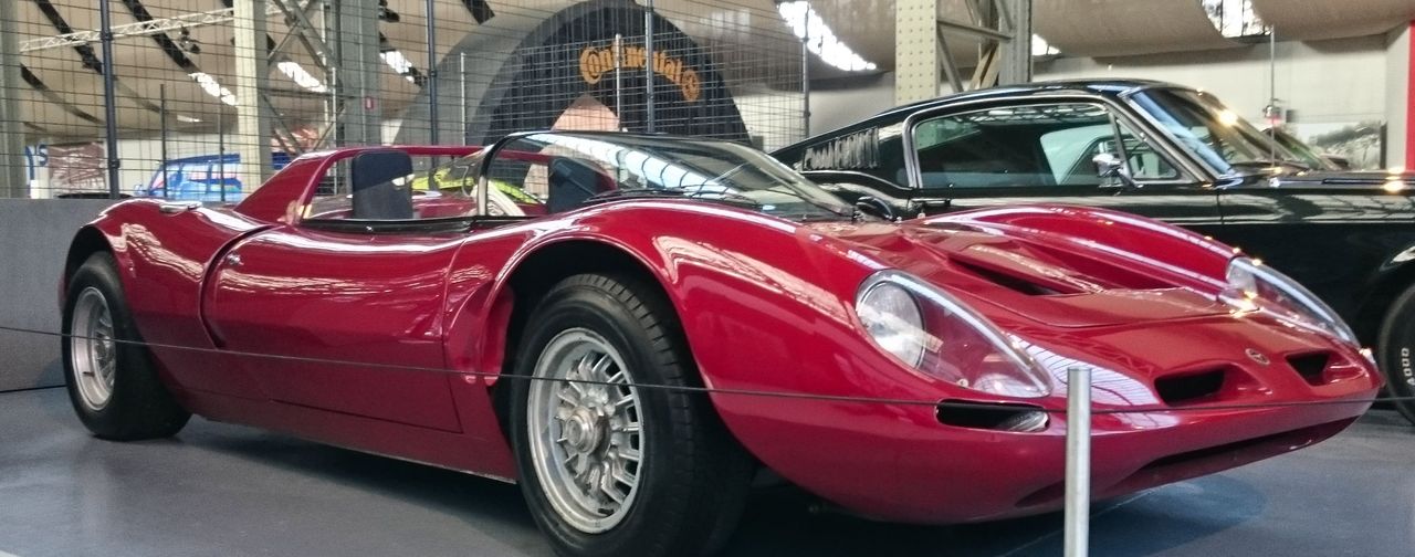 Bizzarrini AMX 3 Spyder 1971– wygląd dorównuje osiągom. 8cyl silnik o pojemności 6383cc produkuje 560KM w aucie ważącym 1150kg