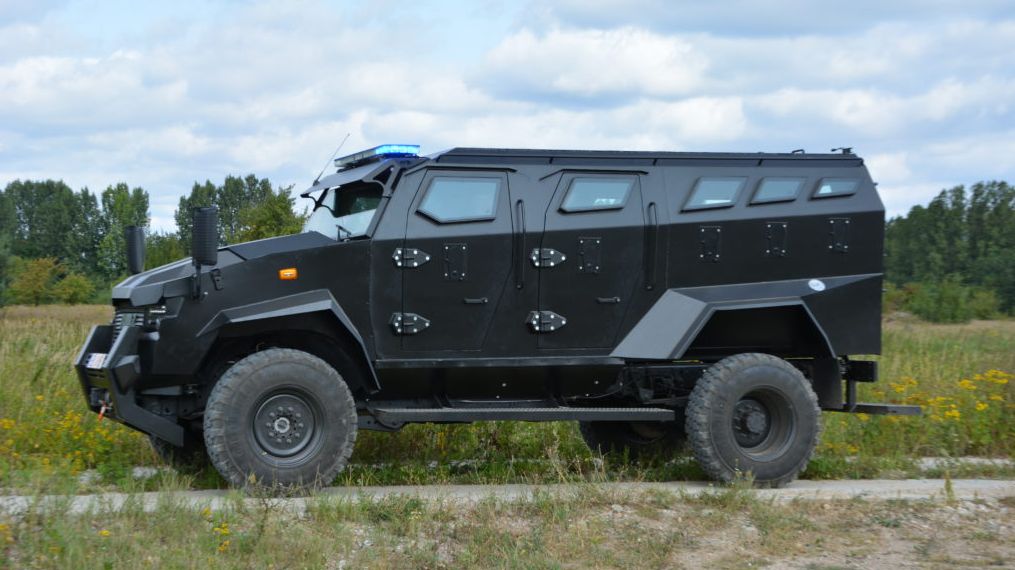 Nowe auto Rutkowskiego zdecydowanie rzuca się w oczy.