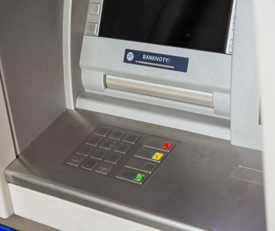 Wysadzili bankomat. Blokady policyjne