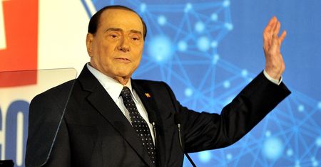 Koniec z wpłatami dla dziewcząt Berlusconiego. Trwają eksmisje