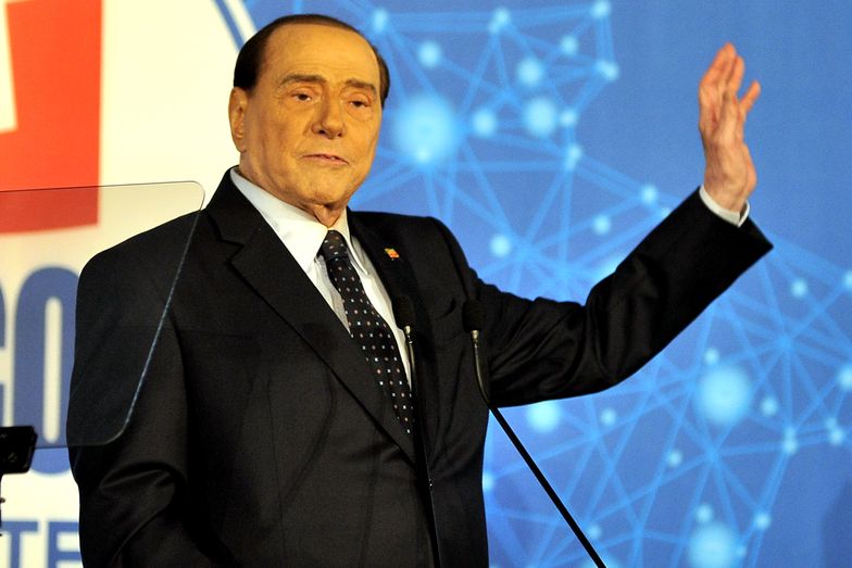 Koniec z wpłatami dla dziewcząt Berlusconiego. Trwają eksmisje