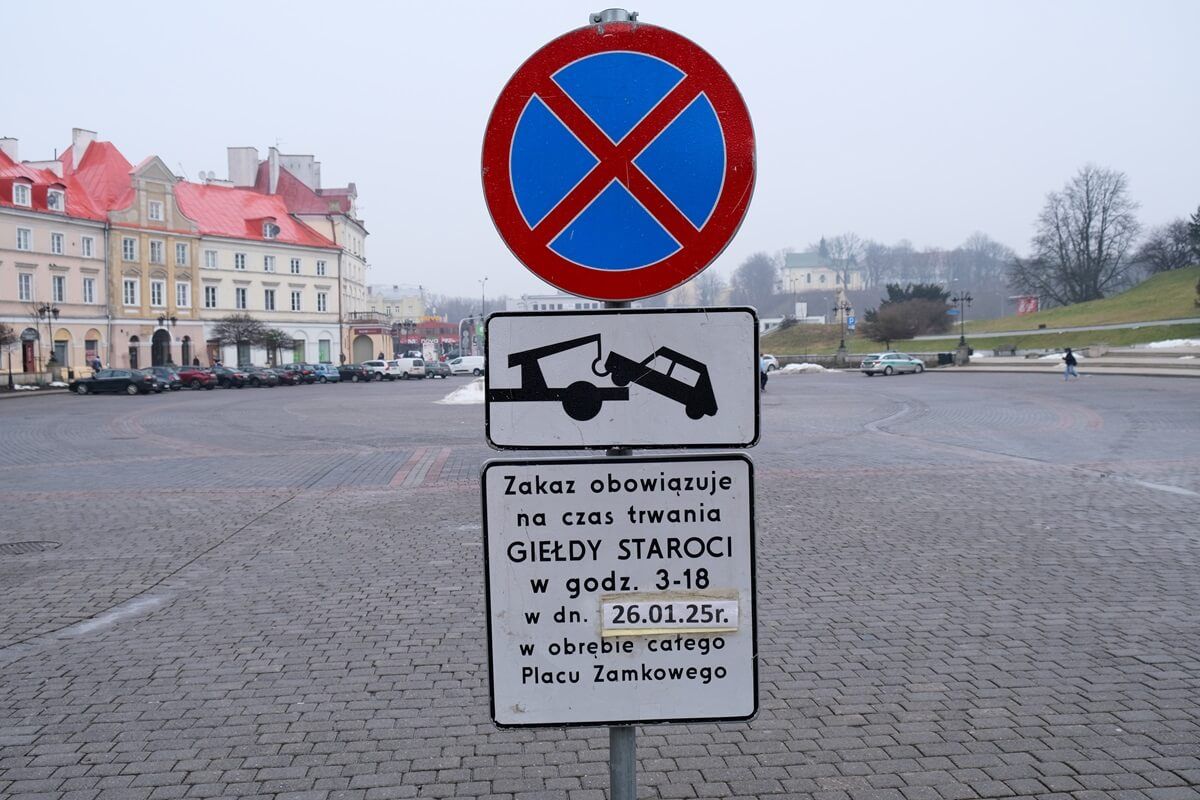 Zakaz parkowania na terenie Placu Zamkowego w dniu Lubelskiej Giełdy Staroci