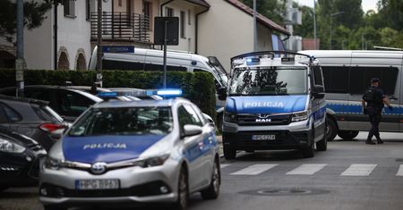 Dramatyczne chwile na krakowskiej uczelni. Zatrzymany 25-latek z nożem
