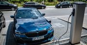 Hybrydy plug-in emitują 350 proc. więcej CO2 niż w testach - wynika z badań na zlecenie KE