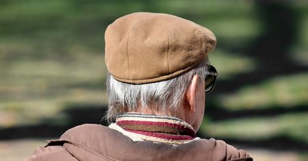 Próbowali oszukać go "metodą na wnuczka". Dziadek narobił im kłopotów