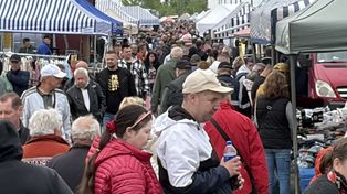 Łódź: Tłumy na bazarze na Widzewie. Ceny przyciągają, a okazji nie brakuje