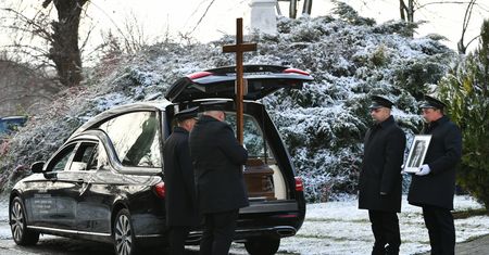 Pogrzeb po eksplozji w Przewodowie. Miał charakter państwowy