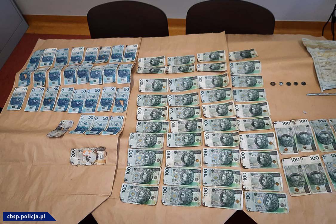 Specgrupa policji przejęła skradzione sejfy i kosztowności