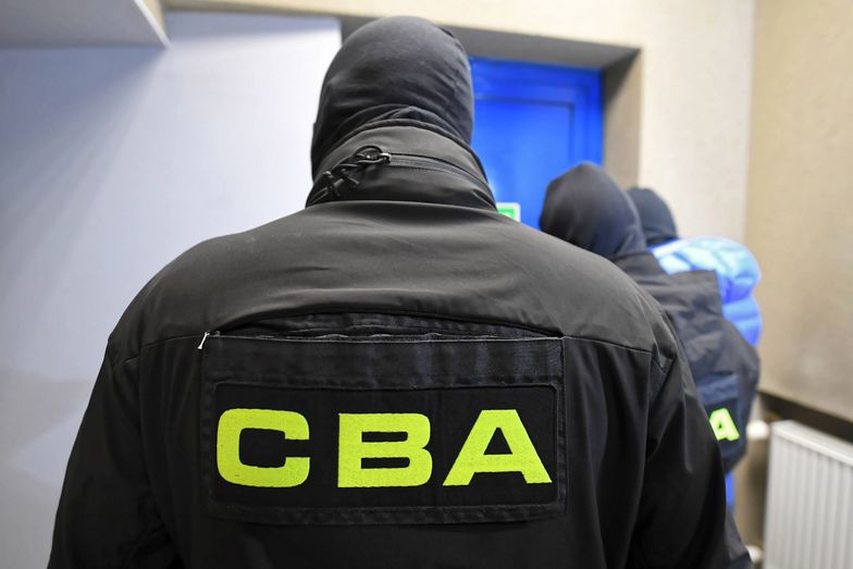 CBA zatrzymało siedmiu przedsiębiorców. Usłyszą zarzuty prania pieniędzy 