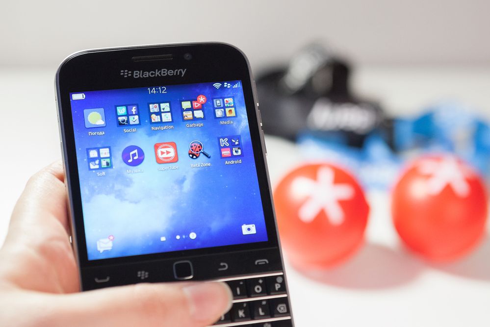 Samsung chce być jak BlackBerry. Co powiecie na Galaxy S6 edge+ z klawiaturą QWERTY?