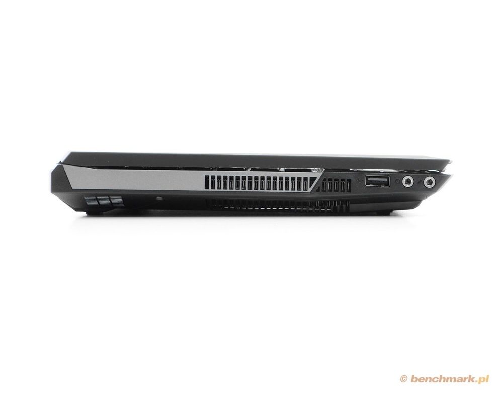 XNOTE W230ST lewy bok