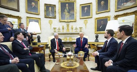 Gabinet ociekający złotem. Porównała dwa zdjęcia z czasów Trumpa i Bidena
