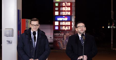 Orlen zapłaci podatek od nadmiarowych zysków? Bruksela ponagla Polskę