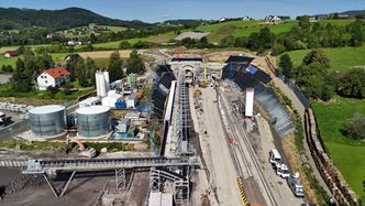 To najdłuższy tunel kolejowy w Polsce. Odliczają godziny do przebicia