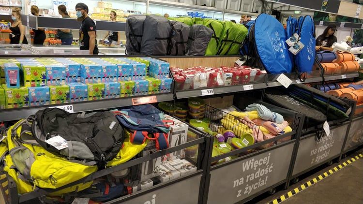Zapomniałeś wziąć ze sobą karimaty czy namiotu? Lidl znajdzie coś dla ciebie