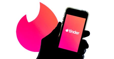 Tinder walczy z pandemią. Popularne aplikacje randkowe mają promować szczepienia
