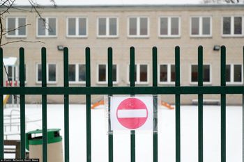 Szkoły zamknięte z powodu mrozów. ZNP ocenia decyzję dyrektorów