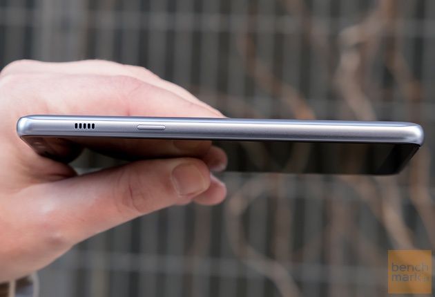 Samsung Galaxy A8 (2018) głośniczek