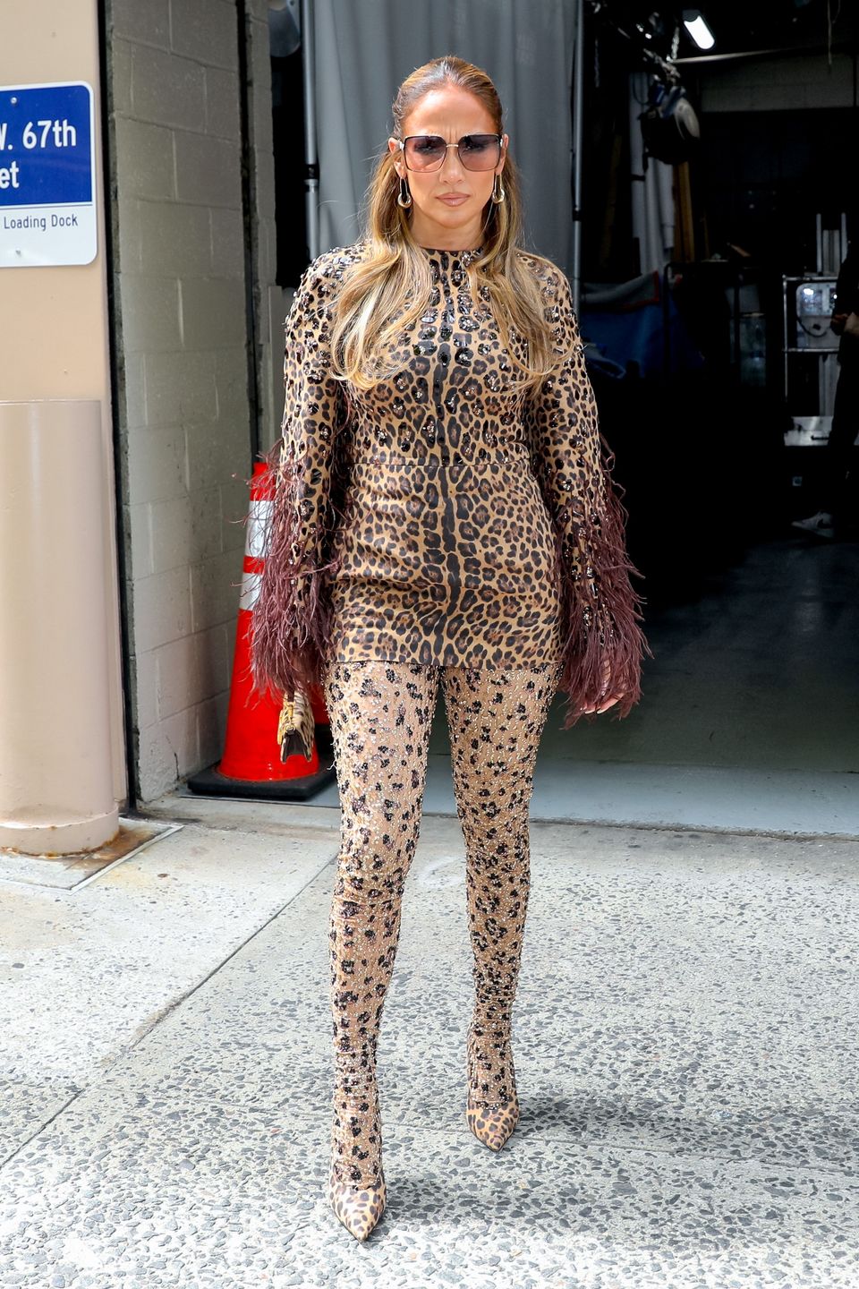 JLo pod studiem w Nowym Jorku