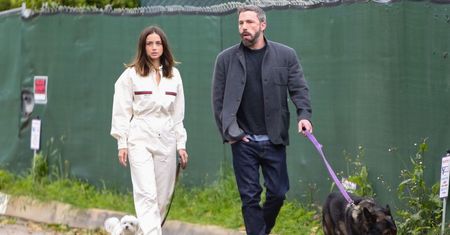 Ben Affleck i Ana de Armas lekceważą koronawirusa? Para spaceruje bez maseczek