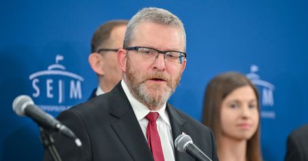 Ma to być dowód na ambicje Brauna. Tajemniczy plik w sieci