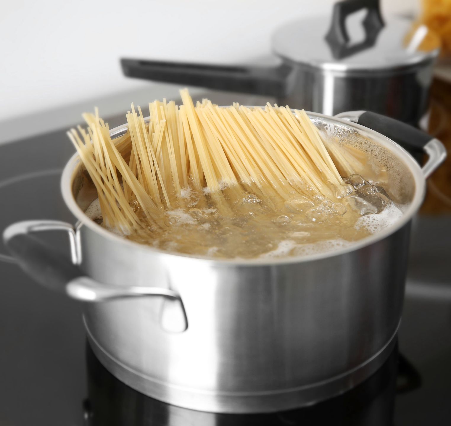 Gotujące się spaghetti