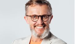 Fryderyk Karzełek budzi codziennie o 5.55. I zarabia miliony