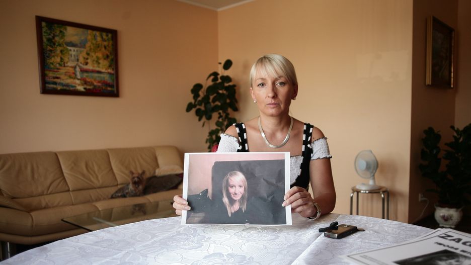 22.07.2010 GDANSK , PANI IWONA WIECZOREK , KTOREJ W NOCY 16/17 LIPCA W SOPOCIE ZAGINELA 19 LETNIA CORKA IWONA WIECZOREK .
FOT. DOMINIK WERNER / Agencja Wyborcza.plFot. Dominik Werner / Agencja Wyborcza.plZAGINIECIE, /FR/, iwona wieczorek