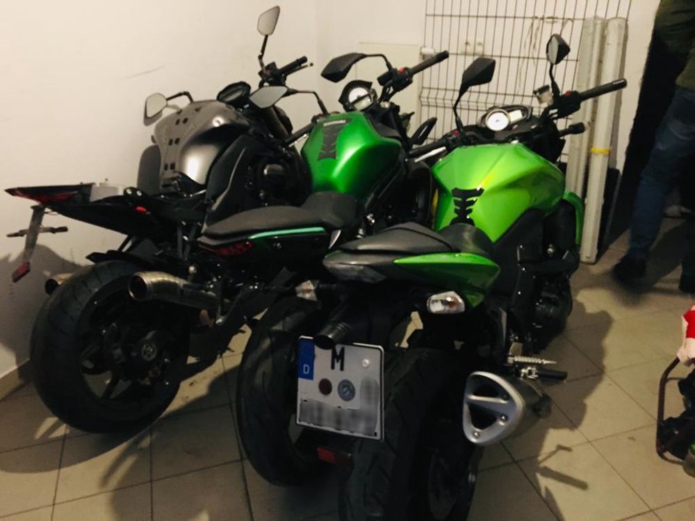 Skradzione w Niemczech motocykle ukrywano w Łomiankach.