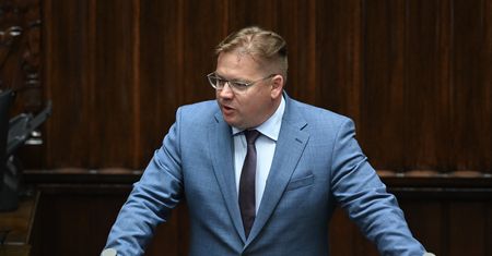 Zabrał w Sejmie głos ws. słów o Nowackiej. Na sali śmiech