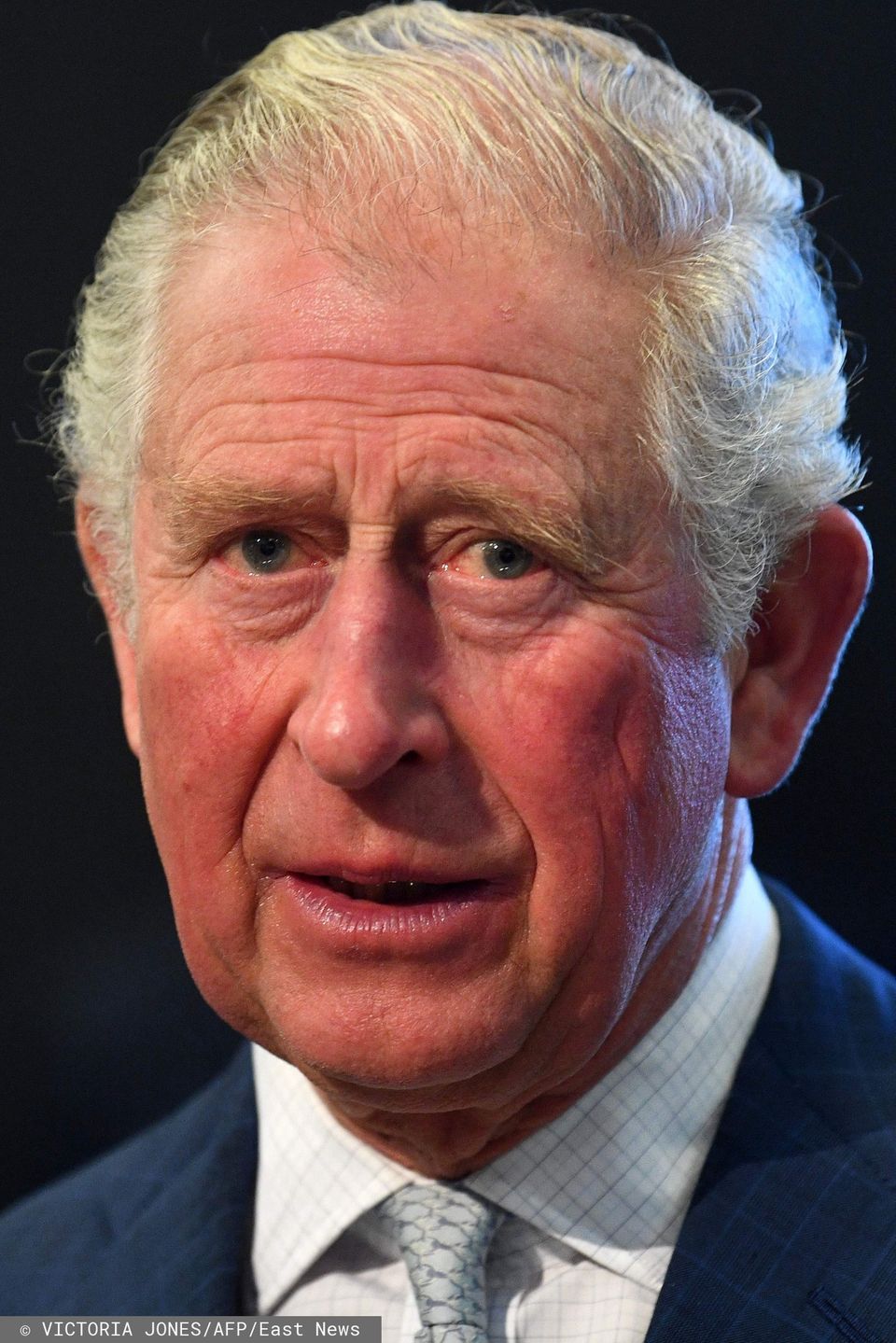 Książę Karol wspierał Sussexów pokaźnymi sumami pieniędzy