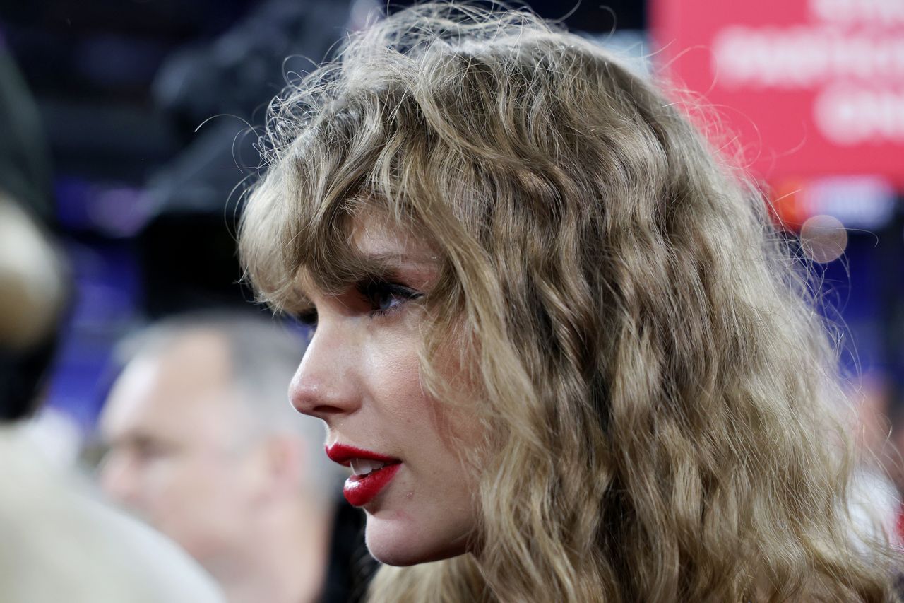 Elon Musk to Taylor Swift: "I will impregnate you"