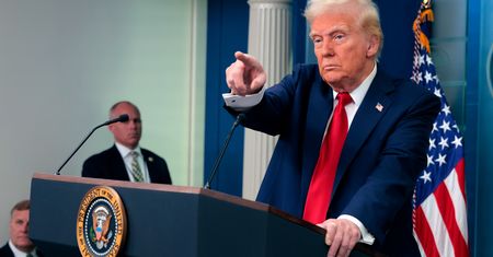 "Rozczarowanie i fala goryczy". Tak Ukraina odebrała decyzję Trumpa ws. broni