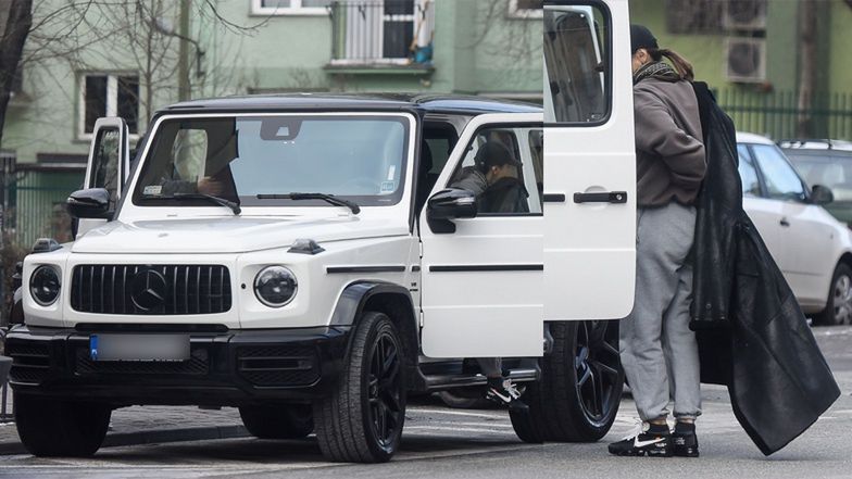 Sara Boruc znowu parkuje na zakazie 