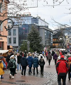 Trwa budowa apartamentowca w Zakopanem. Mieszkańcy protestują. Za oknami ściana betonu